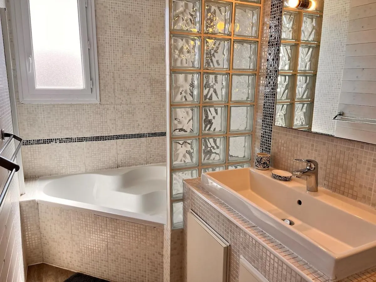 Holiday home Maison Pres Du Centre Ville L'Isle-sur-la-Sorgue