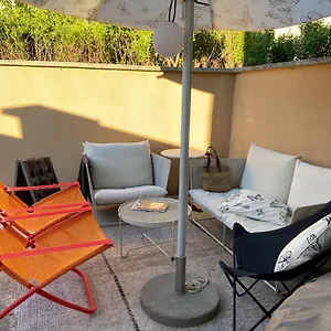  Hébergement de vacances Coeur Historique, Maison Au Calme Avec Cour Extérieure Privée