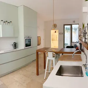 Hébergement de vacances La Maison Candide